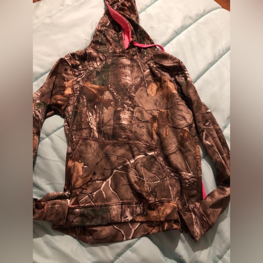 YOUTH SMALL CAMO HOODIE